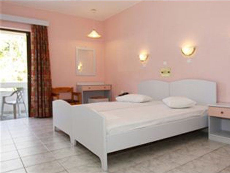 Frosini Hotel Lambi  Екстериор снимка
